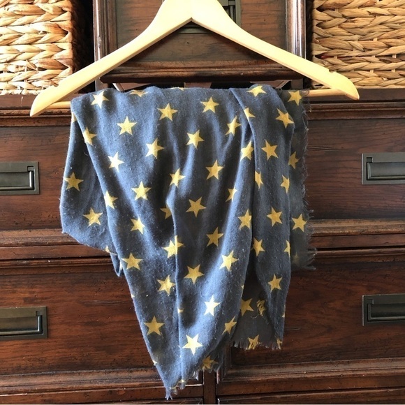 Accessories - Lightweight Grey and Mustard Yellow Star scarf Wrap